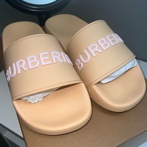 🩷AUTHENTIC LIKE NEW BURBERRY FURLEY LOGO SLIDES🩷NUDE COLOR WITH PINK LOGO